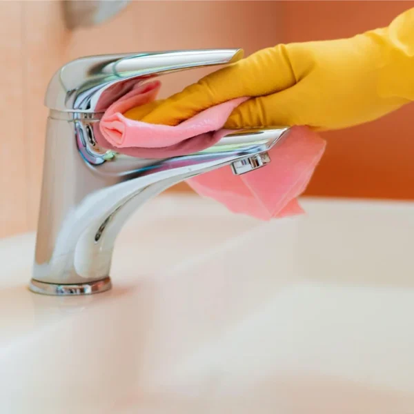 Guía de Limpieza FV: Mantén tu Grifería Como Nueva Todo el Año 2026