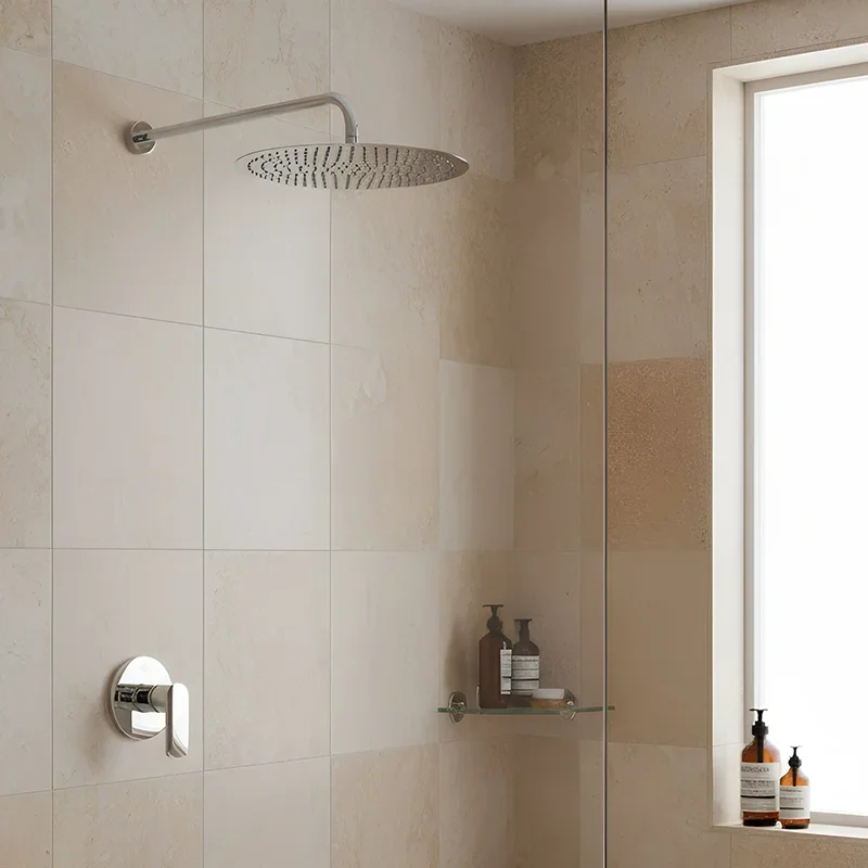 Duchas que Envuelven_ El Secreto de una Cobertura Perfecta en tu Baño